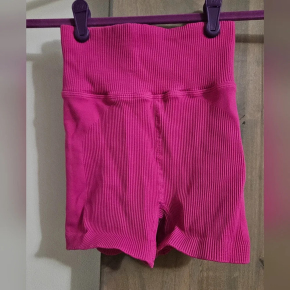 FREE PEOPLE FP movement Happiness Runs shorts berry. Size xs/s - Picture 4 of 7